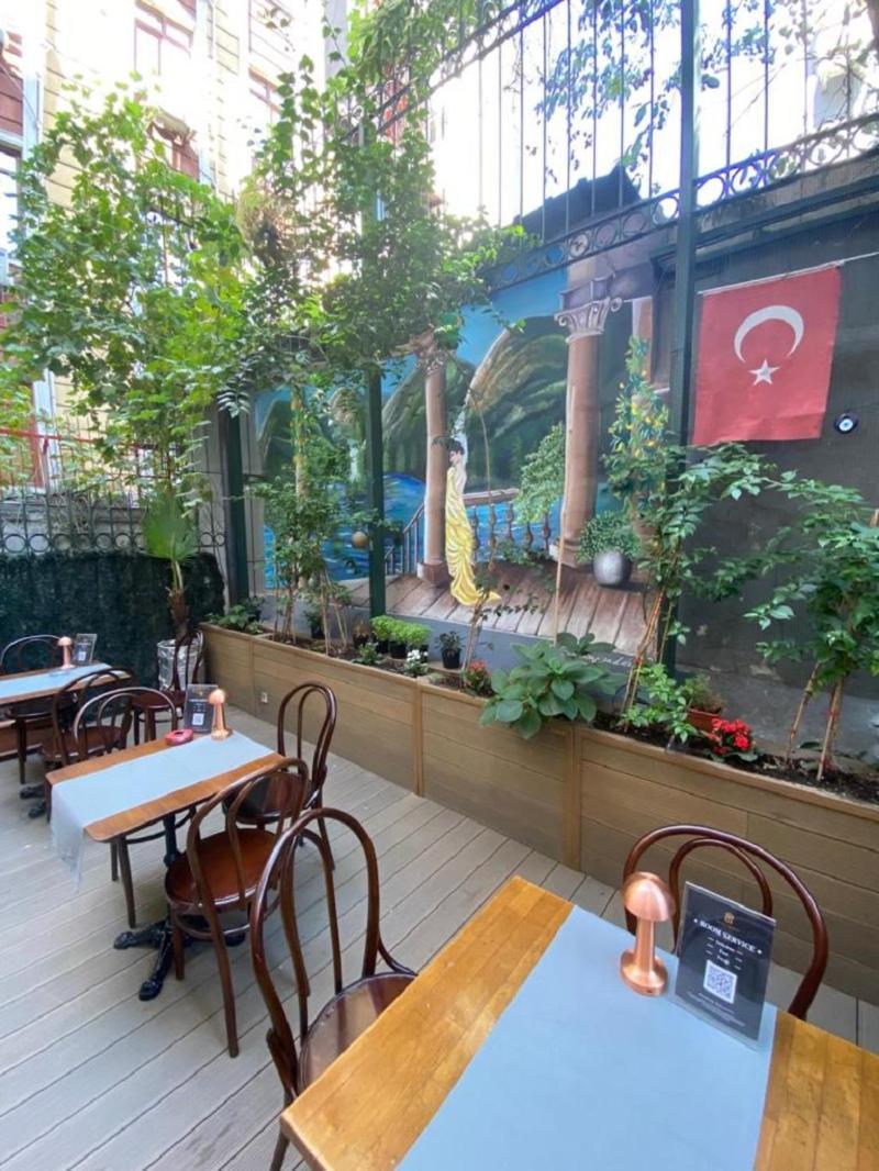 Lina Taksim Pera Istanboel